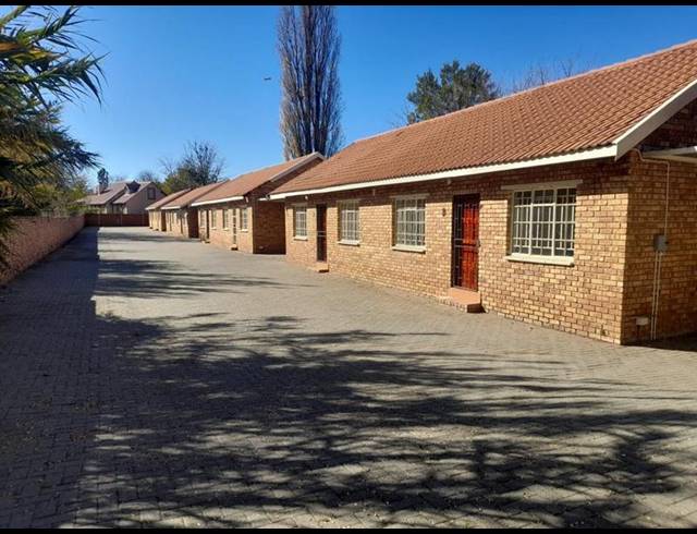 2 BEDROOM CLUSTER FOR SALE IN STANDERTON CENTRAL
